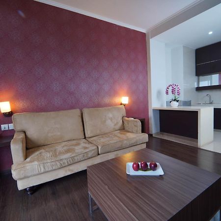 Noola Hotel Cilacap Bagian luar foto