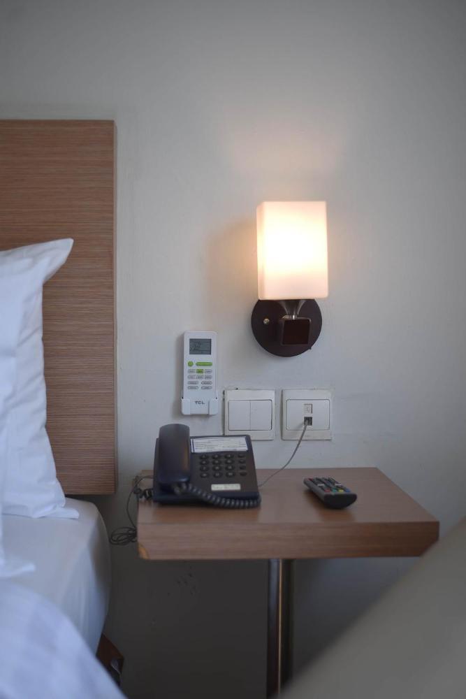 Noola Hotel Cilacap Bagian luar foto