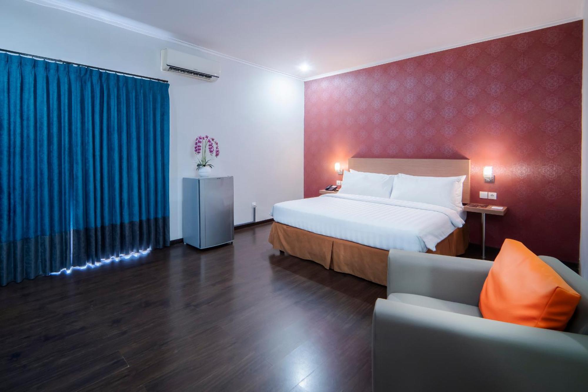 Noola Hotel Cilacap Bagian luar foto