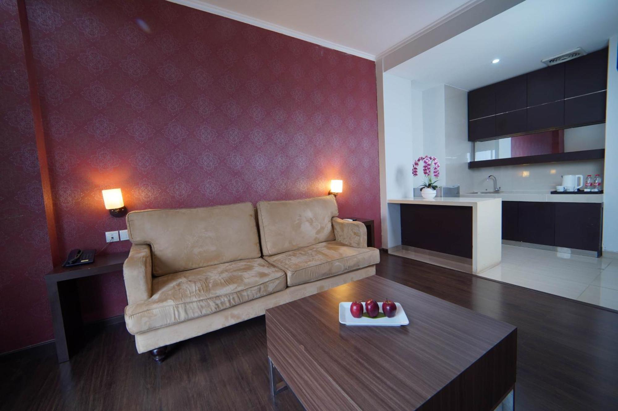 Noola Hotel Cilacap Bagian luar foto
