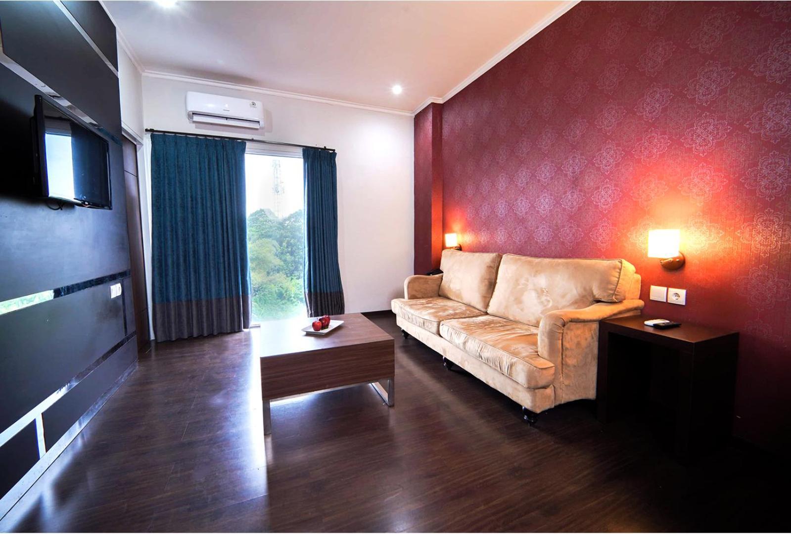 Noola Hotel Cilacap Bagian luar foto